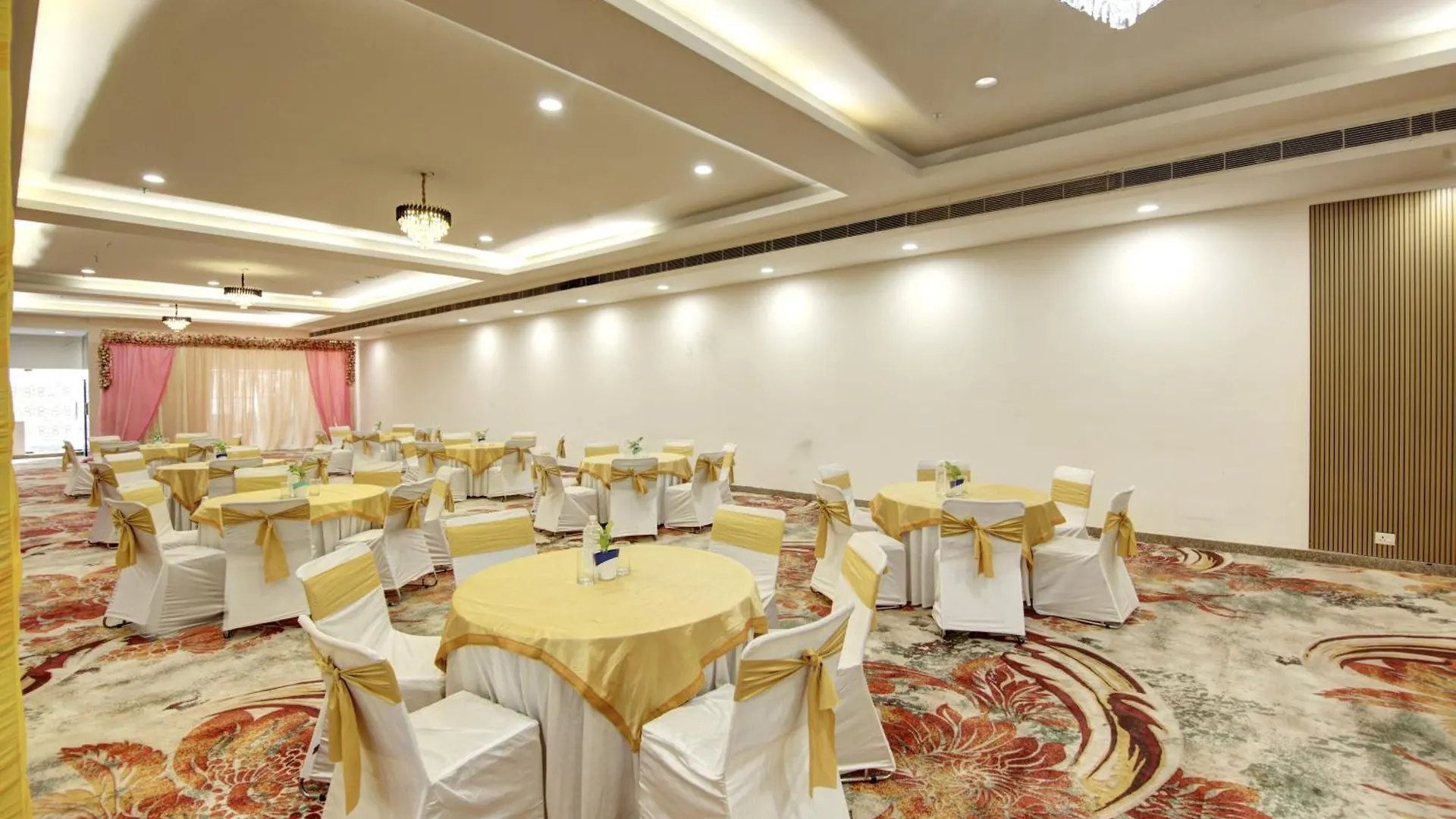 Flxho Cyber One - Hotel And Banquet- Dlf Cyber City Гургаон
