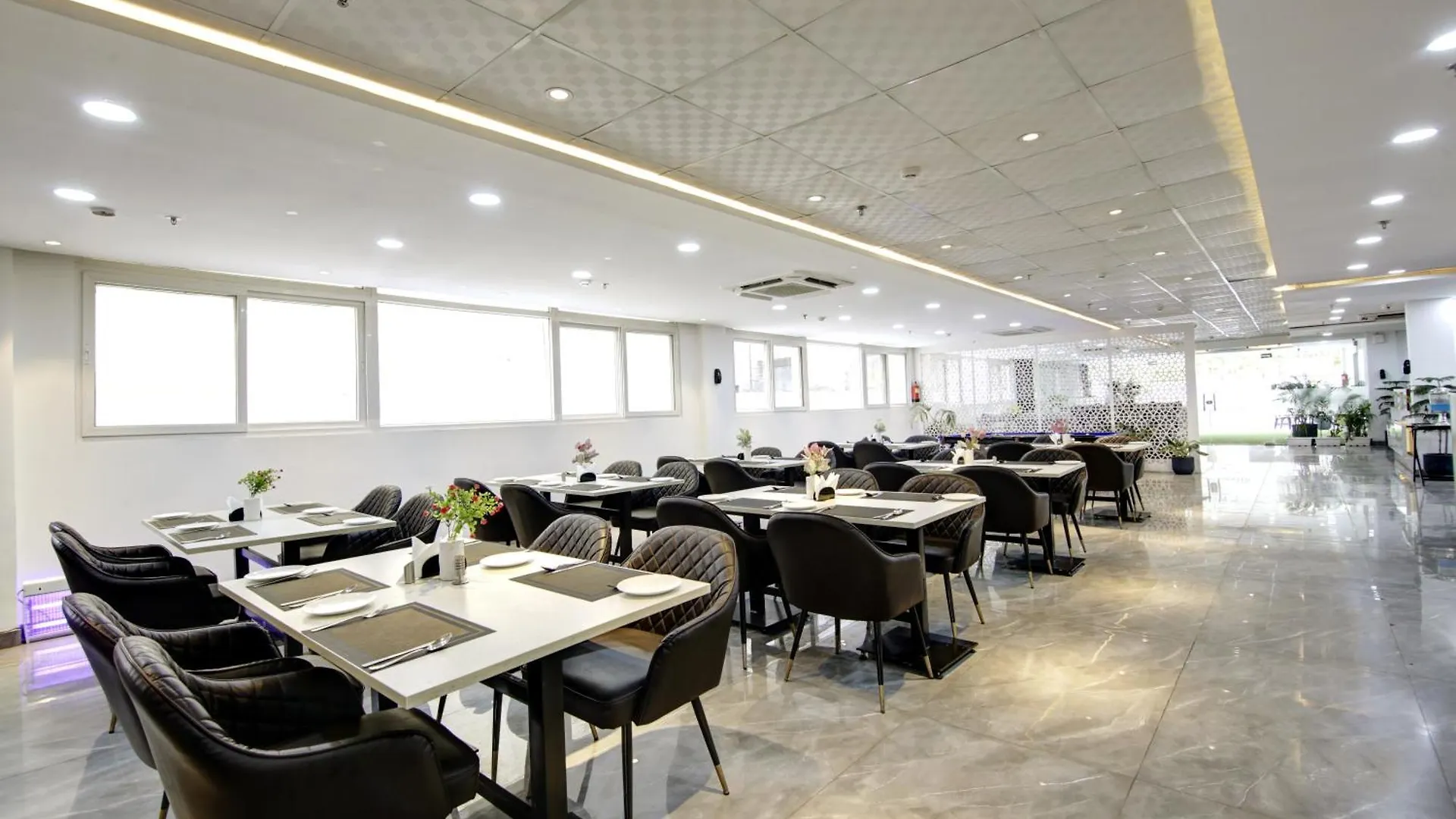 ***  Flxho Cyber One - Hotel And Banquet- Dlf Cyber City Гургаон Индия
