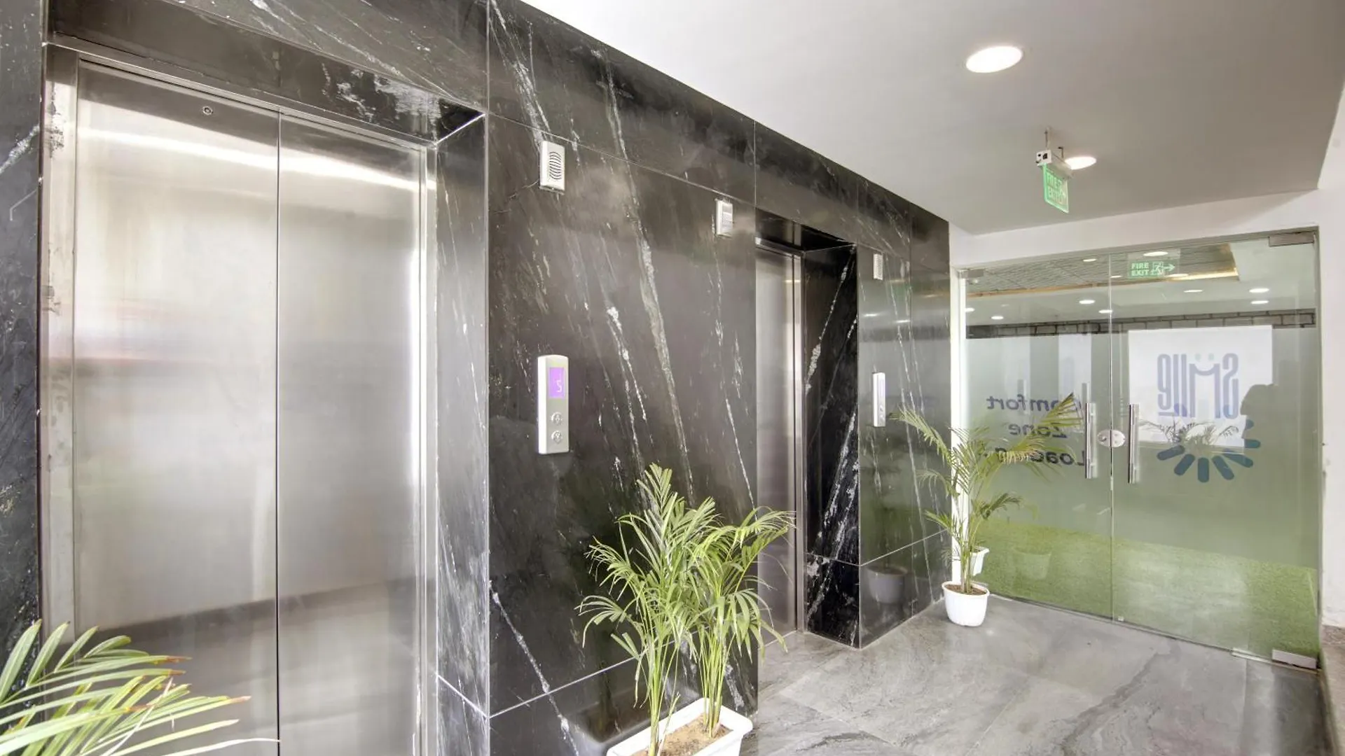 Flxho Cyber One - Hotel And Banquet- Dlf Cyber City Гургаон