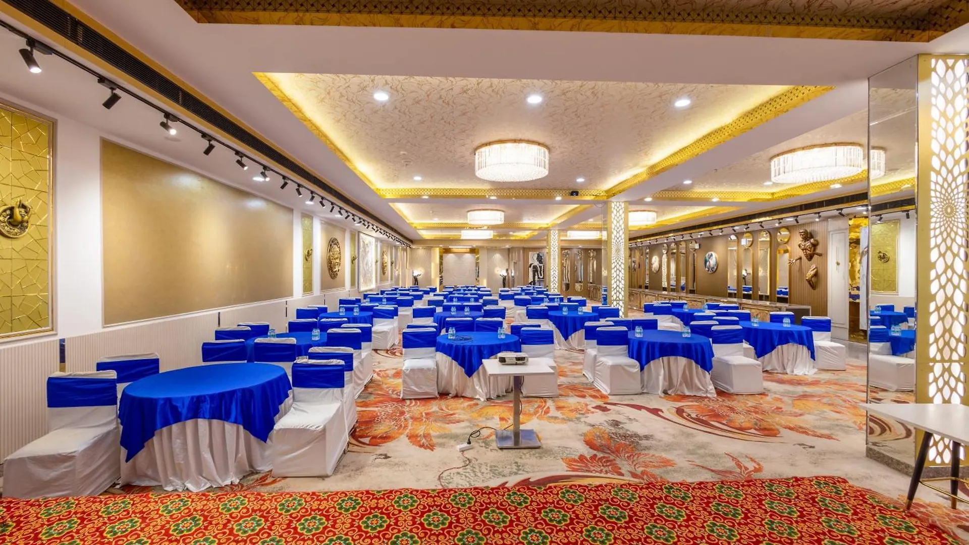 Flxho Cyber One - Hotel And Banquet- Dlf Cyber City Гургаон